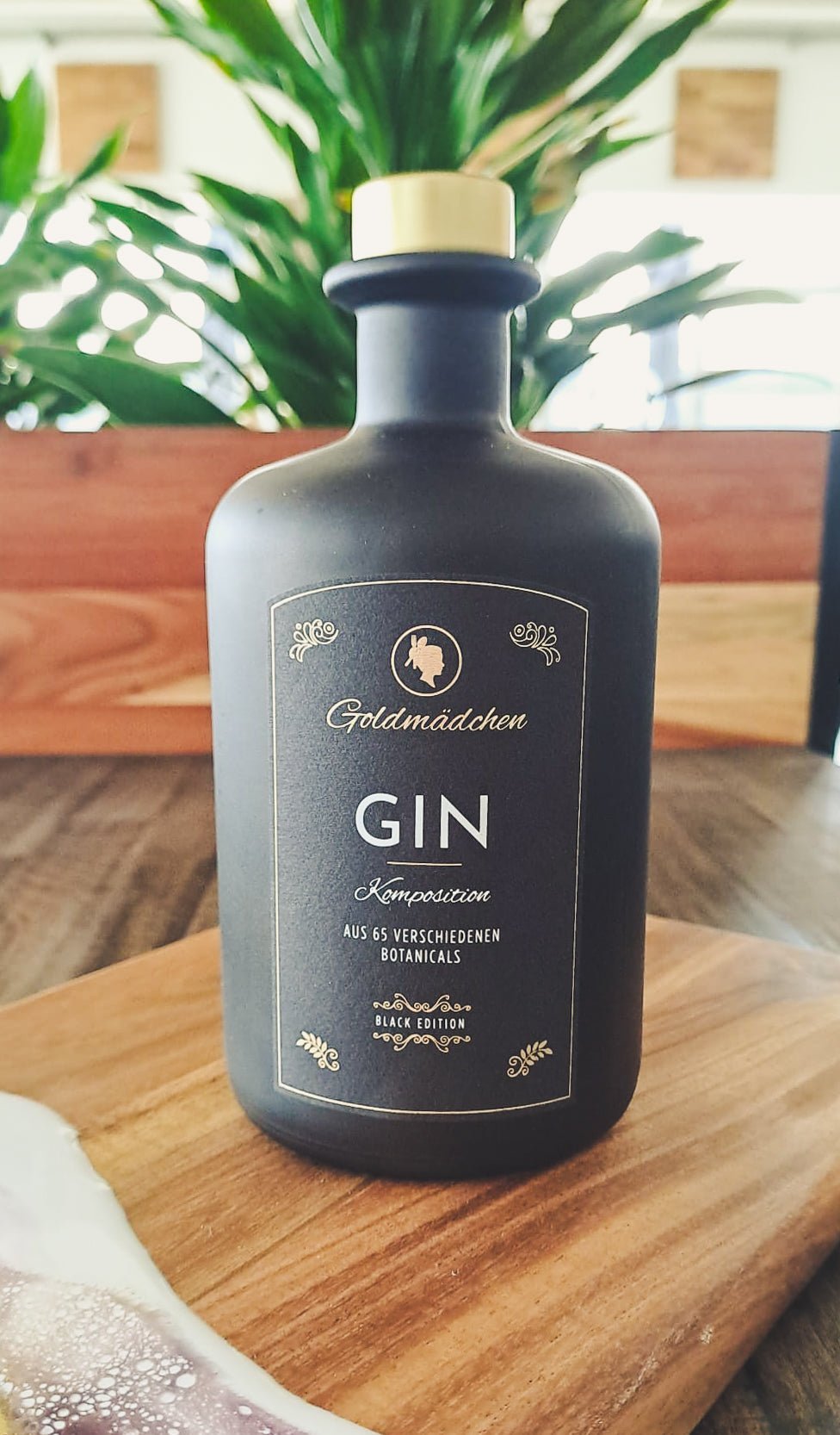 Goldmädchen Gin Komposition - Black Edition - Vol. 42% - 0,5l - Goldmädchen-Shop