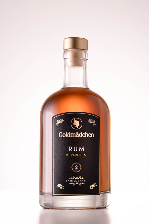 Goldmädchen Rum Bernstein | Premium Rum aus Bio-Zuckerrohrmelasse | Gereift in 6 Fässern | Weich mit Aromen von Vanille & Karamell | 42% Vol.