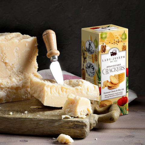 Lady Joseph Cracker mit Parmigiano Reggiano & Olivenöl – Mediterraner Knuspersnack