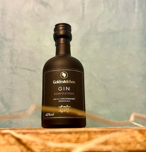 Goldmädchen Gin | Probierflasche | Premium Gin mit Zitrusaromen aus Blutorange, Zitrone & Limette | 65 Botanicals | Handwerklich destilliert | 42% Vol.