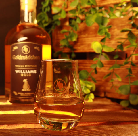 Das Goldmädchen Nosing Glas