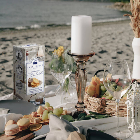 Britanny Sea Salt & Olive Oil Cracker: Eleganz in jedem Bissen - Goldmädchen - Shop